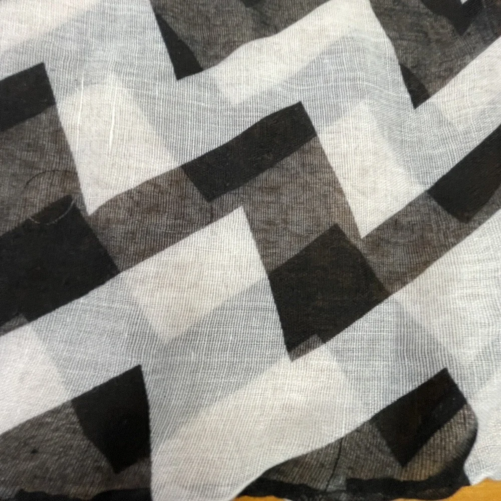 Black & White Infinity‎ Scarf Chevron Striped Lightweight Womens 39x35
